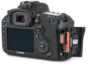 Canon 7D Mark II SD and CF card slots