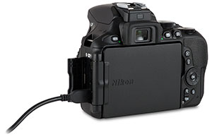 Nikon D5600 USB cable to camera port with door open