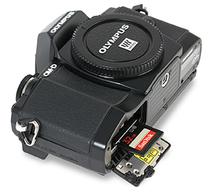 Olympus E-M10 SD Card Slot Open