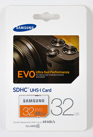 Samsung EVO 32GB SDHC Memory Card Package Front