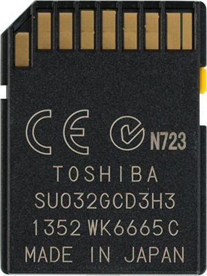 Toshiba EXCERIA Type 2 32GB SDHC Memory Card Back